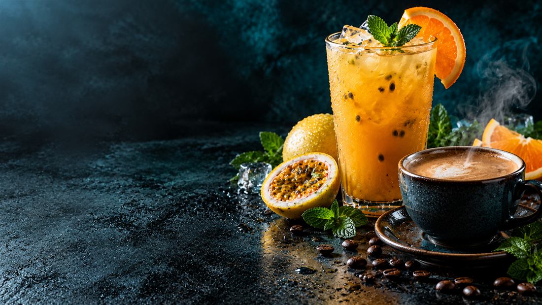 Pantalla mostrando la promo de bebidas del día